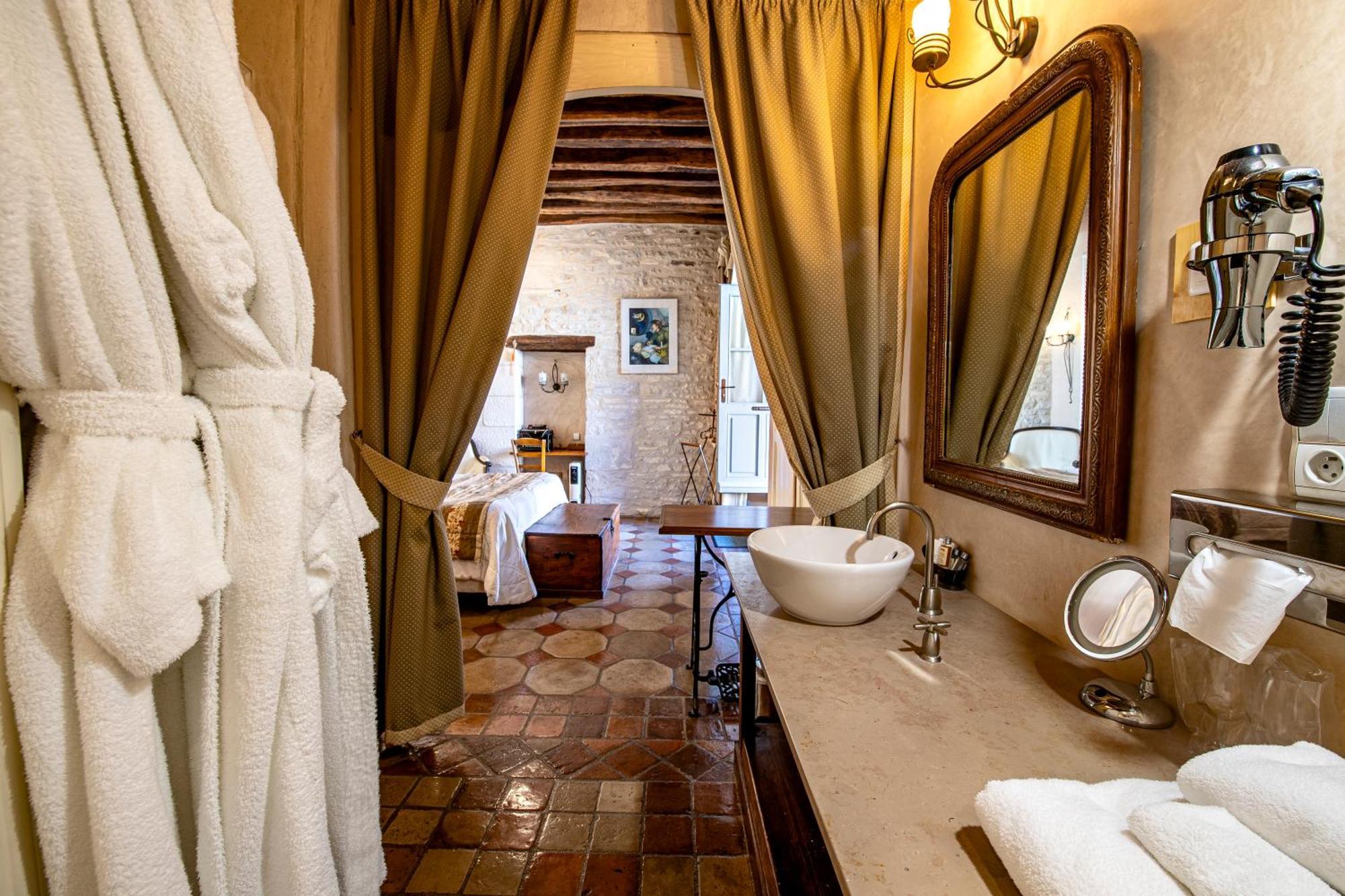 Hotel De La Beursaudiere Nitry Kültér fotó