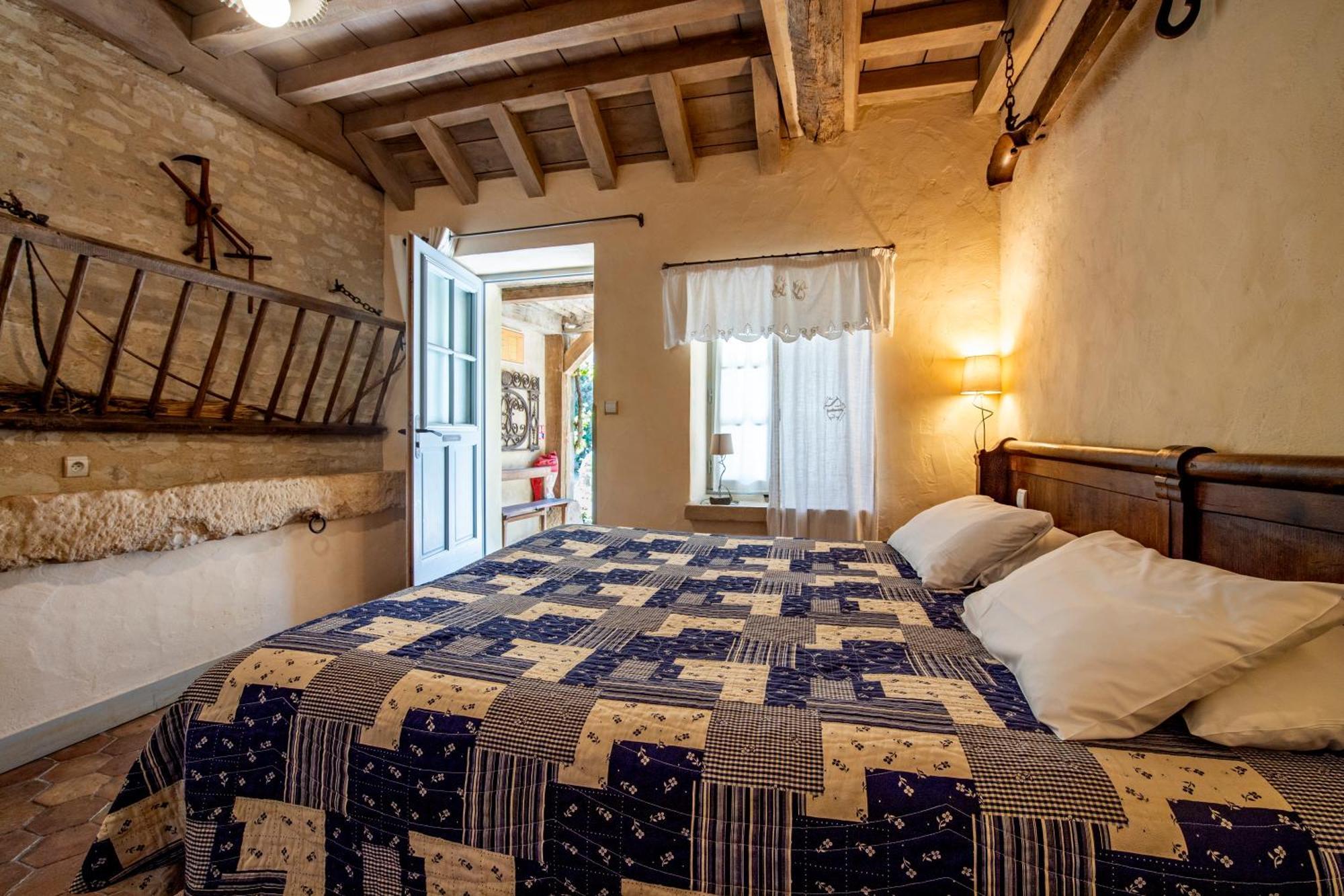 Hotel De La Beursaudiere Nitry Kültér fotó
