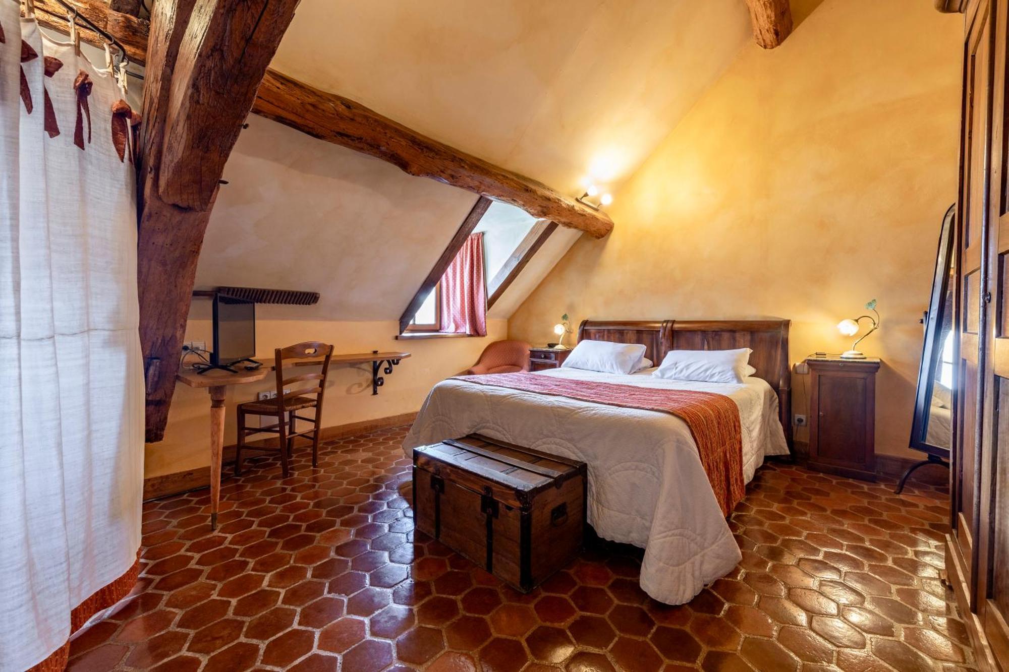 Hotel De La Beursaudiere Nitry Kültér fotó