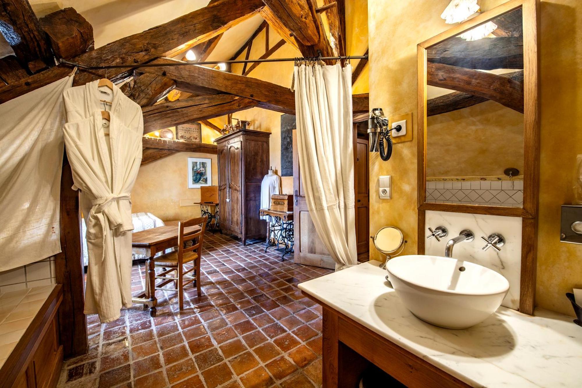 Hotel De La Beursaudiere Nitry Kültér fotó