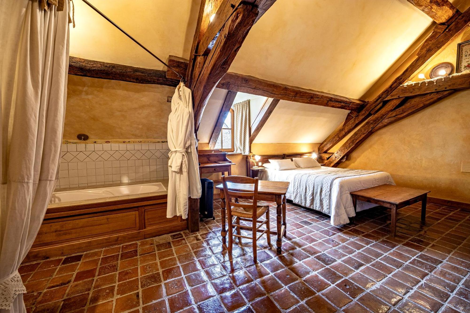 Hotel De La Beursaudiere Nitry Kültér fotó