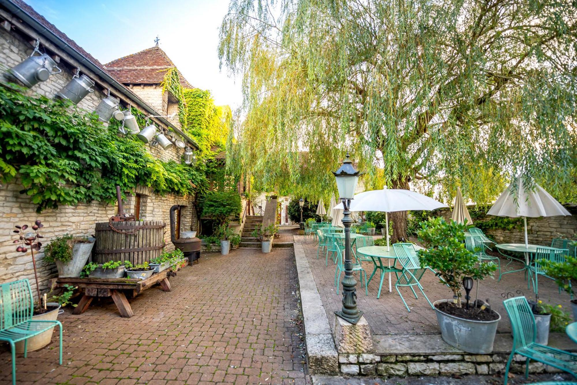 Hotel De La Beursaudiere Nitry Kültér fotó