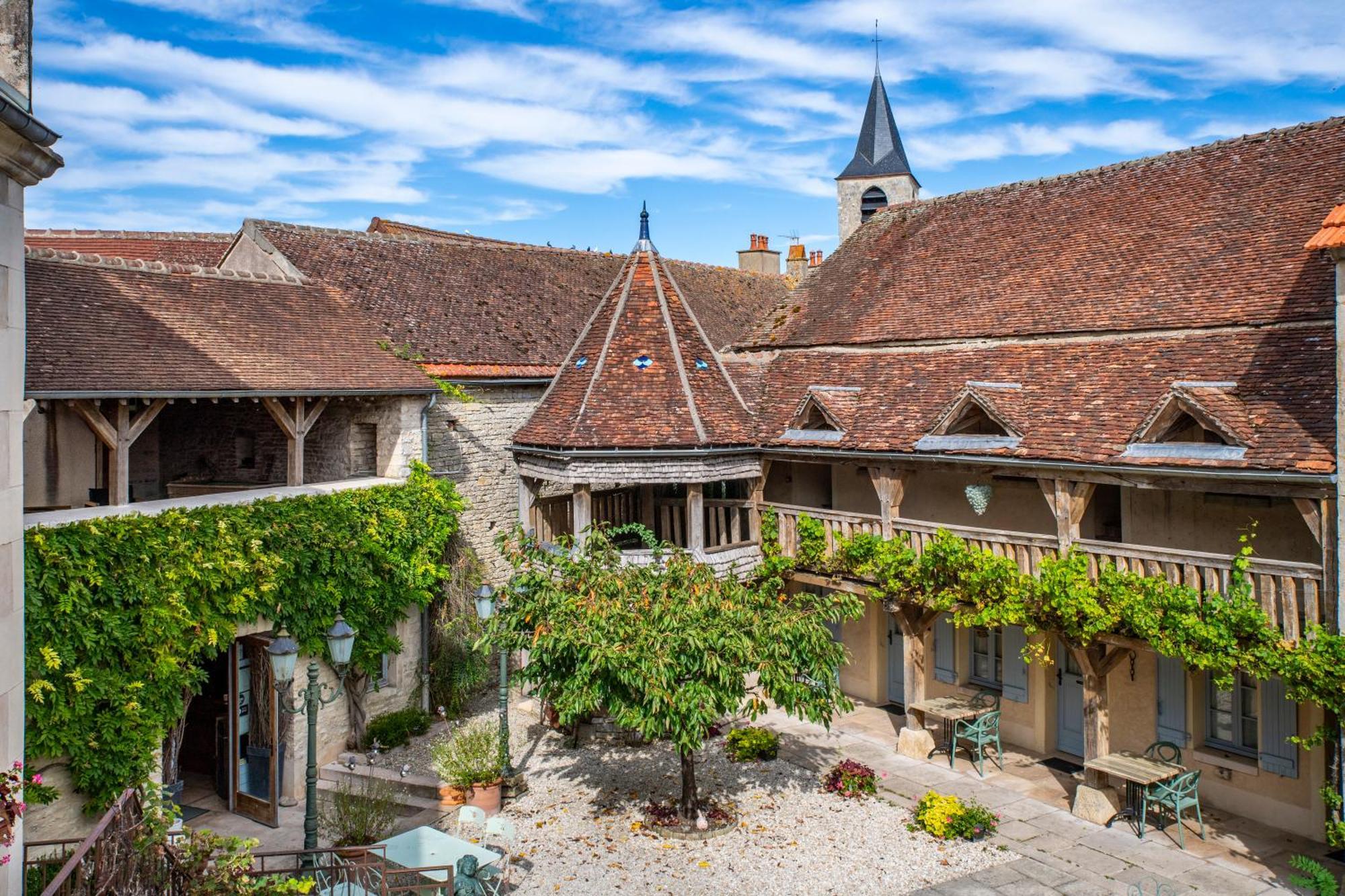 Hotel De La Beursaudiere Nitry Kültér fotó