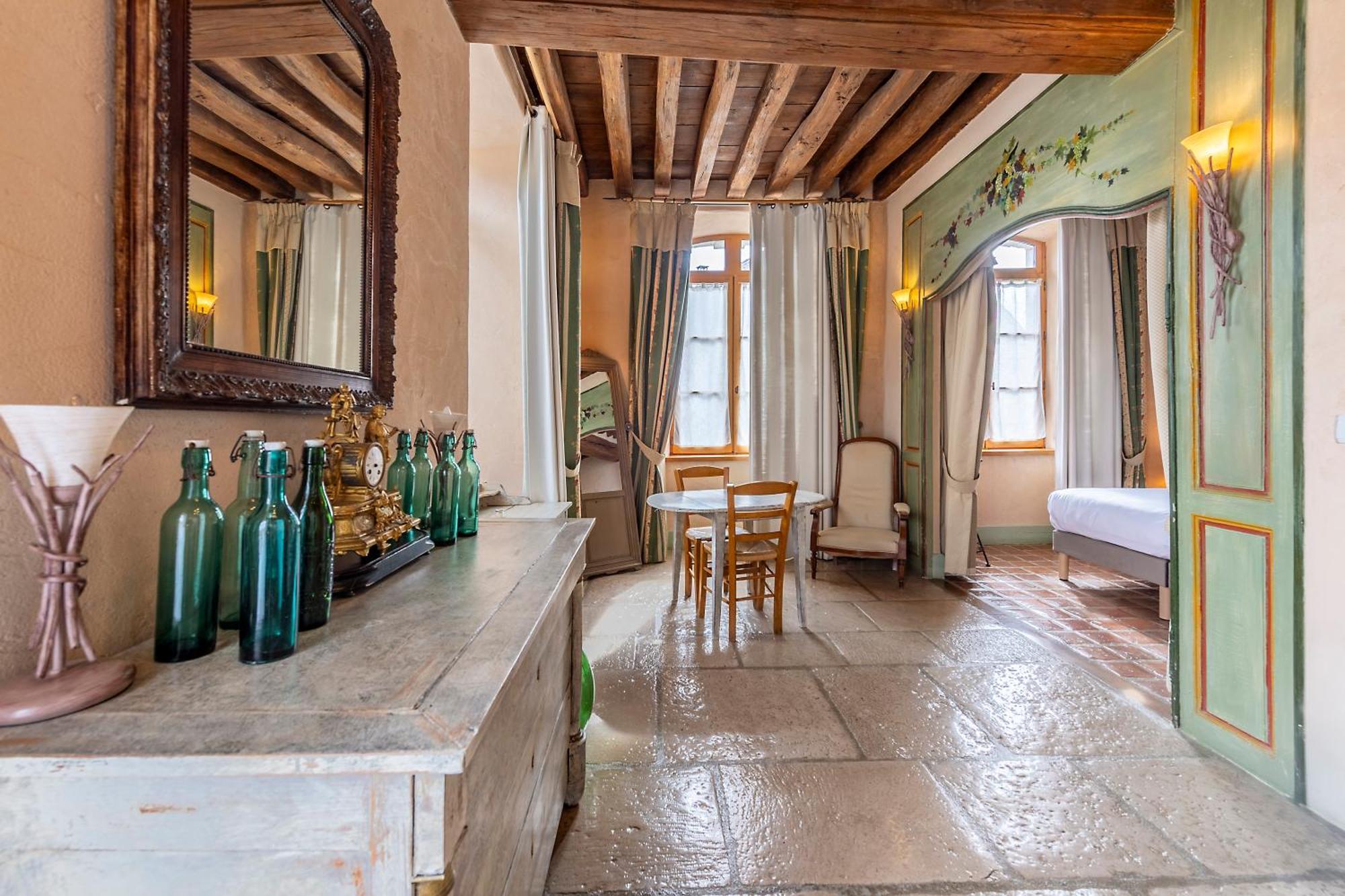 Hotel De La Beursaudiere Nitry Kültér fotó