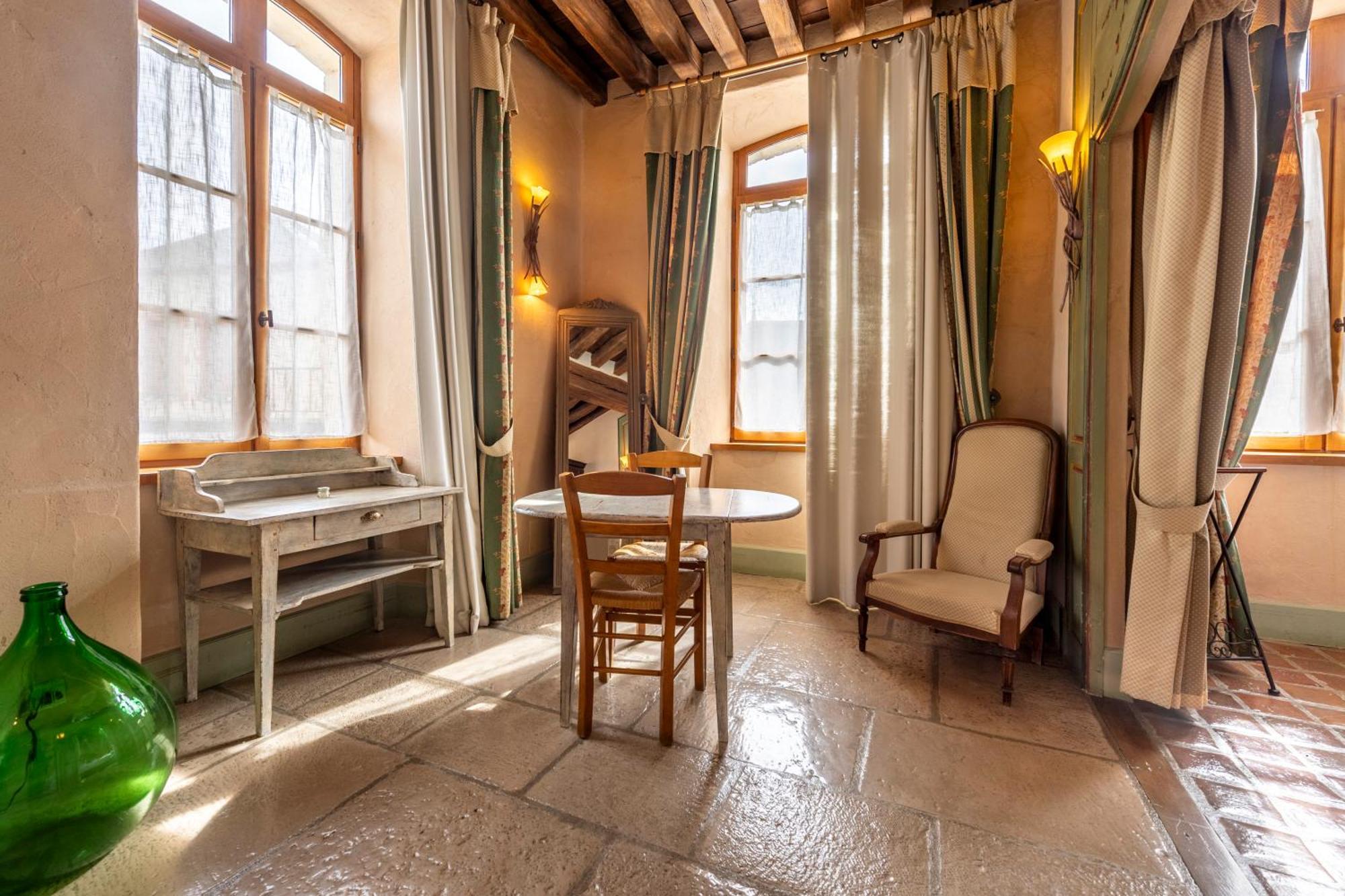 Hotel De La Beursaudiere Nitry Kültér fotó
