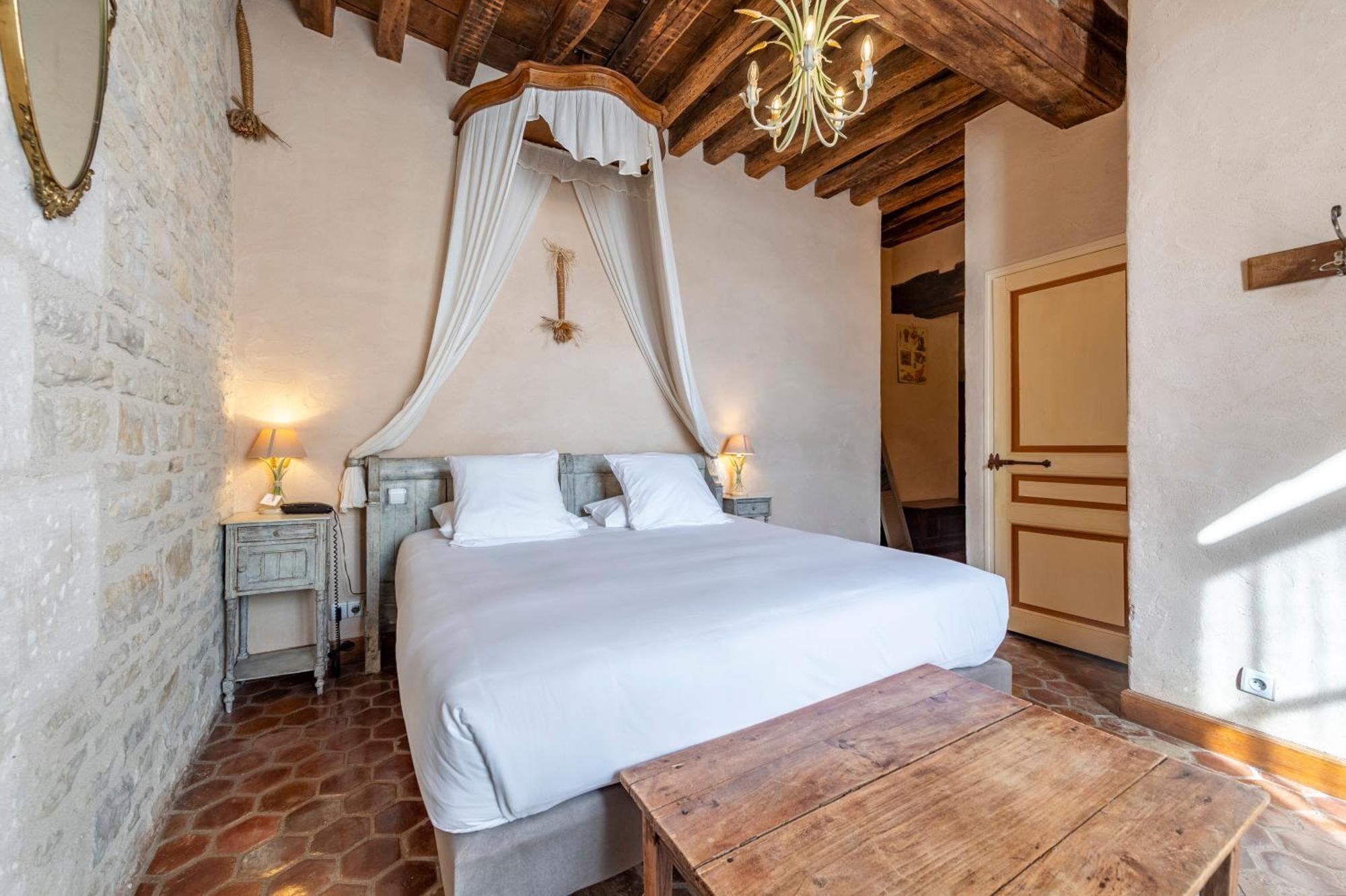 Hotel De La Beursaudiere Nitry Kültér fotó