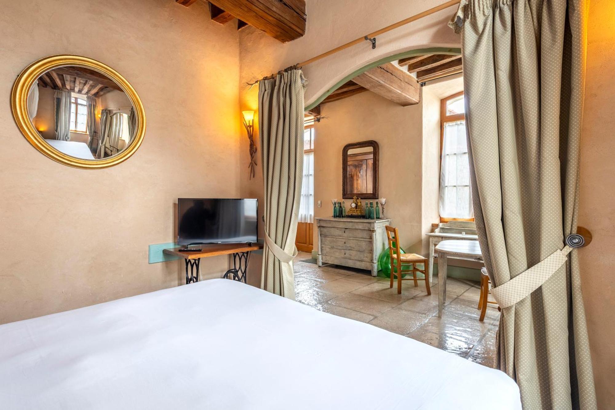 Hotel De La Beursaudiere Nitry Kültér fotó