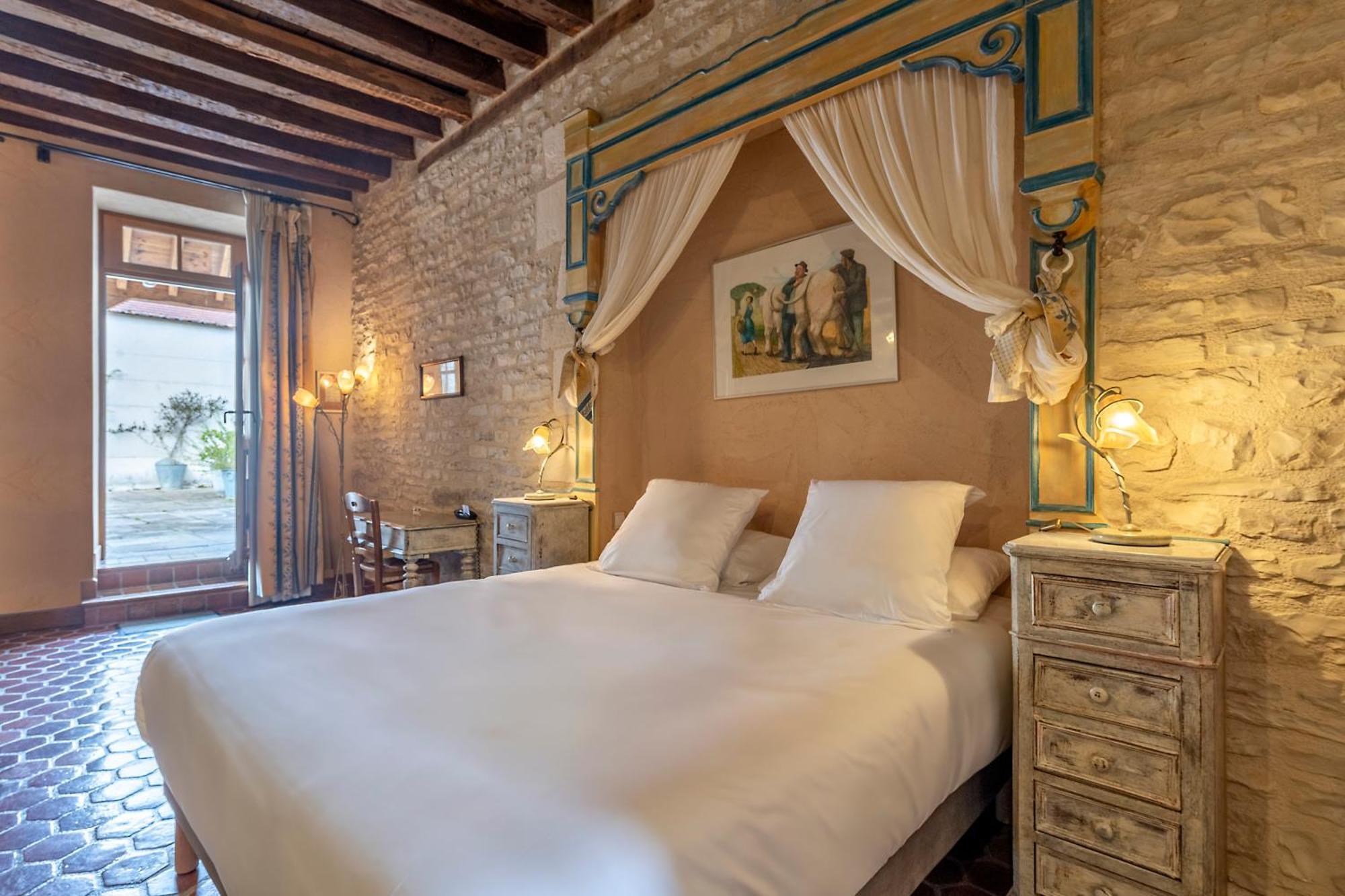 Hotel De La Beursaudiere Nitry Kültér fotó
