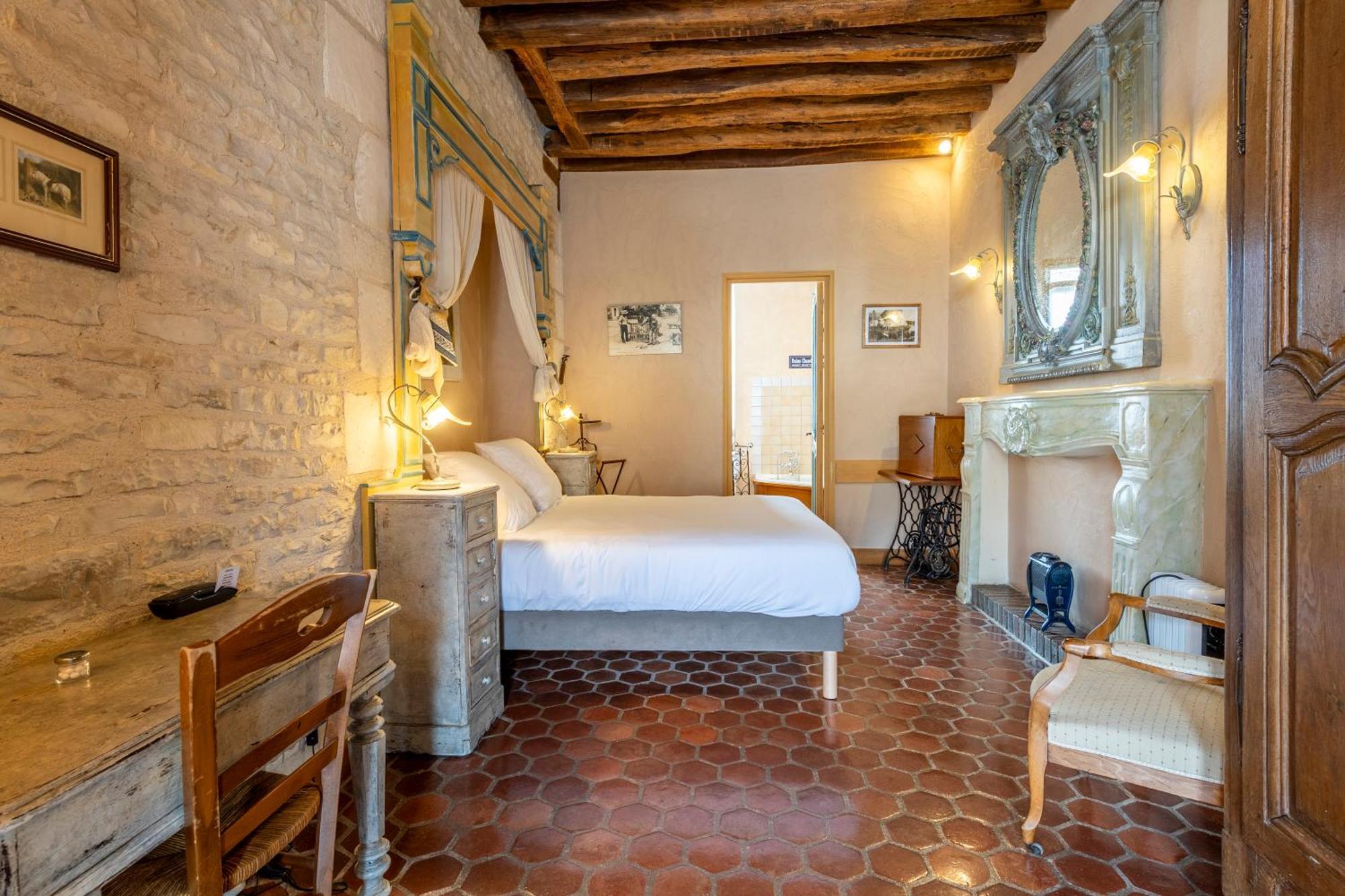 Hotel De La Beursaudiere Nitry Kültér fotó