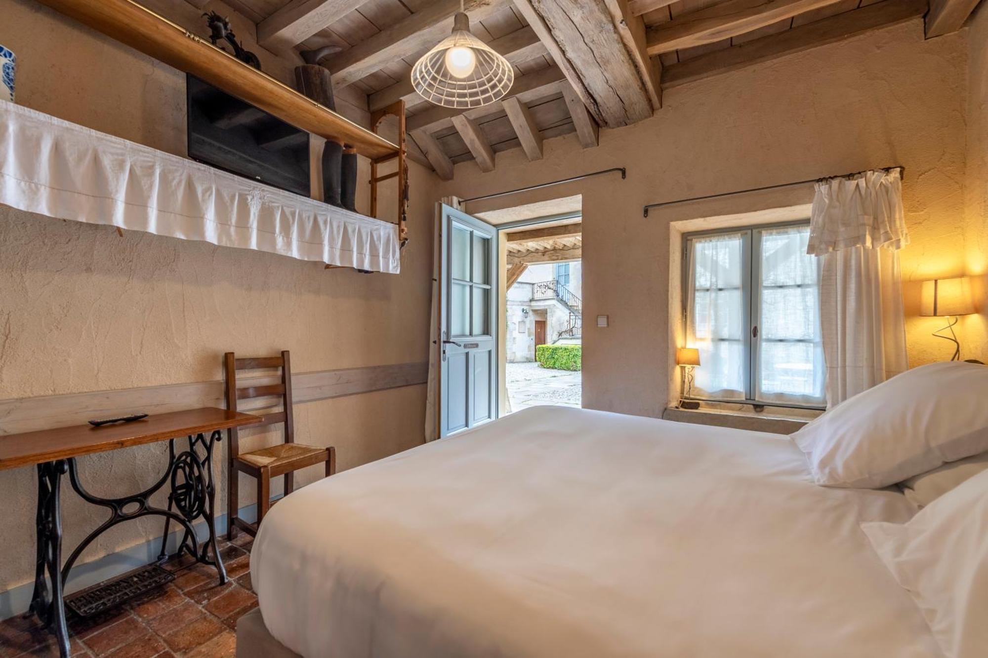 Hotel De La Beursaudiere Nitry Kültér fotó